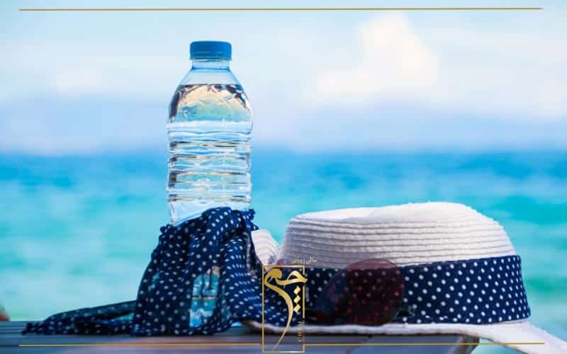 نوشیدن آب کافی برای مراقبت از پوست صورت در تابستان